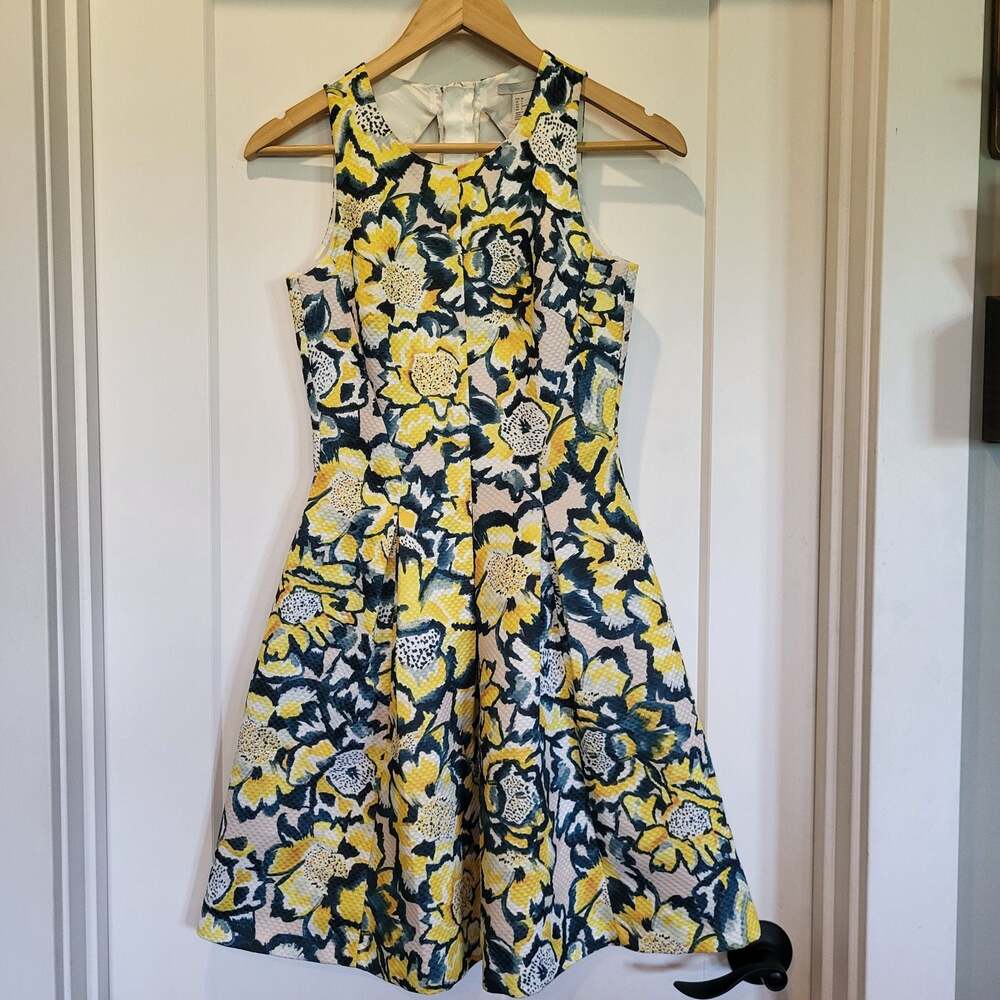 Y2K garden party sunflower H&M Yellow Floral Cut-Out Fit & Flare Dress, size 4